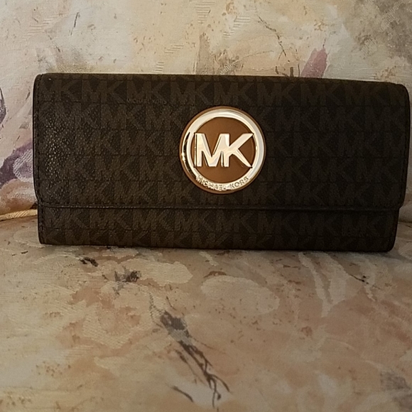 Michael Kors Handbags - Michael Kors Wallet